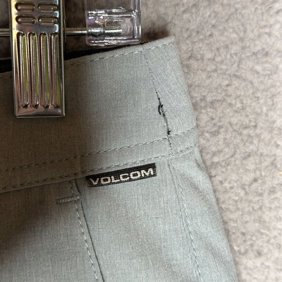 Volcom True To This Shorts Mens Size 28 Skate Surf Beach Gray Hybrid Preppy - Picture 9 of 13